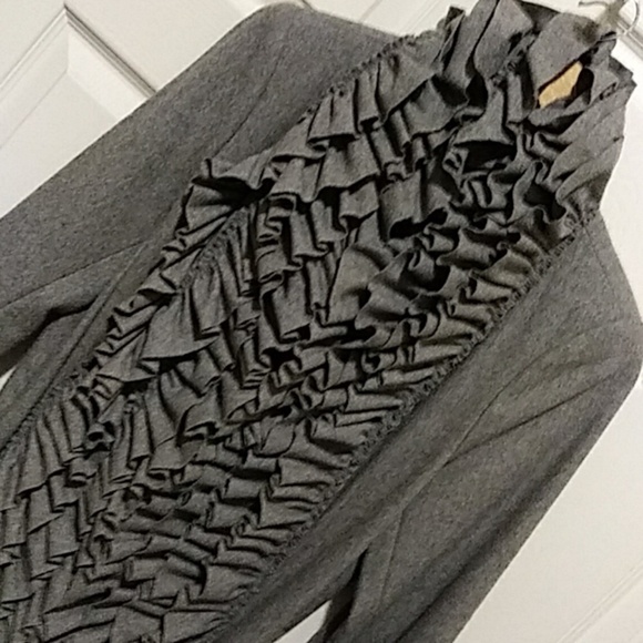 Sinclaire10 wool coat with ruffles. Grey, gorgeous, for indoors or outerwear. - Picture 3 of 6